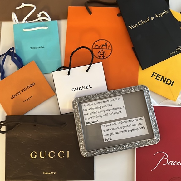 CURRENTLY in RESALE THERAPY 🤩 FiFi PoshPosh 💃Fashion Obsessed/Fashion Addicted - Picture 5 of 9